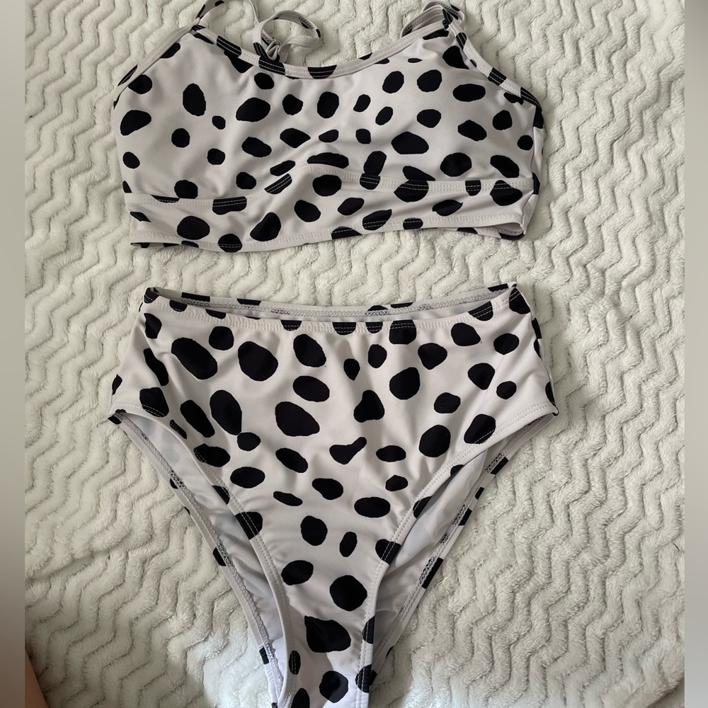 Cute cow print blank and white swimsuit 2piece size small